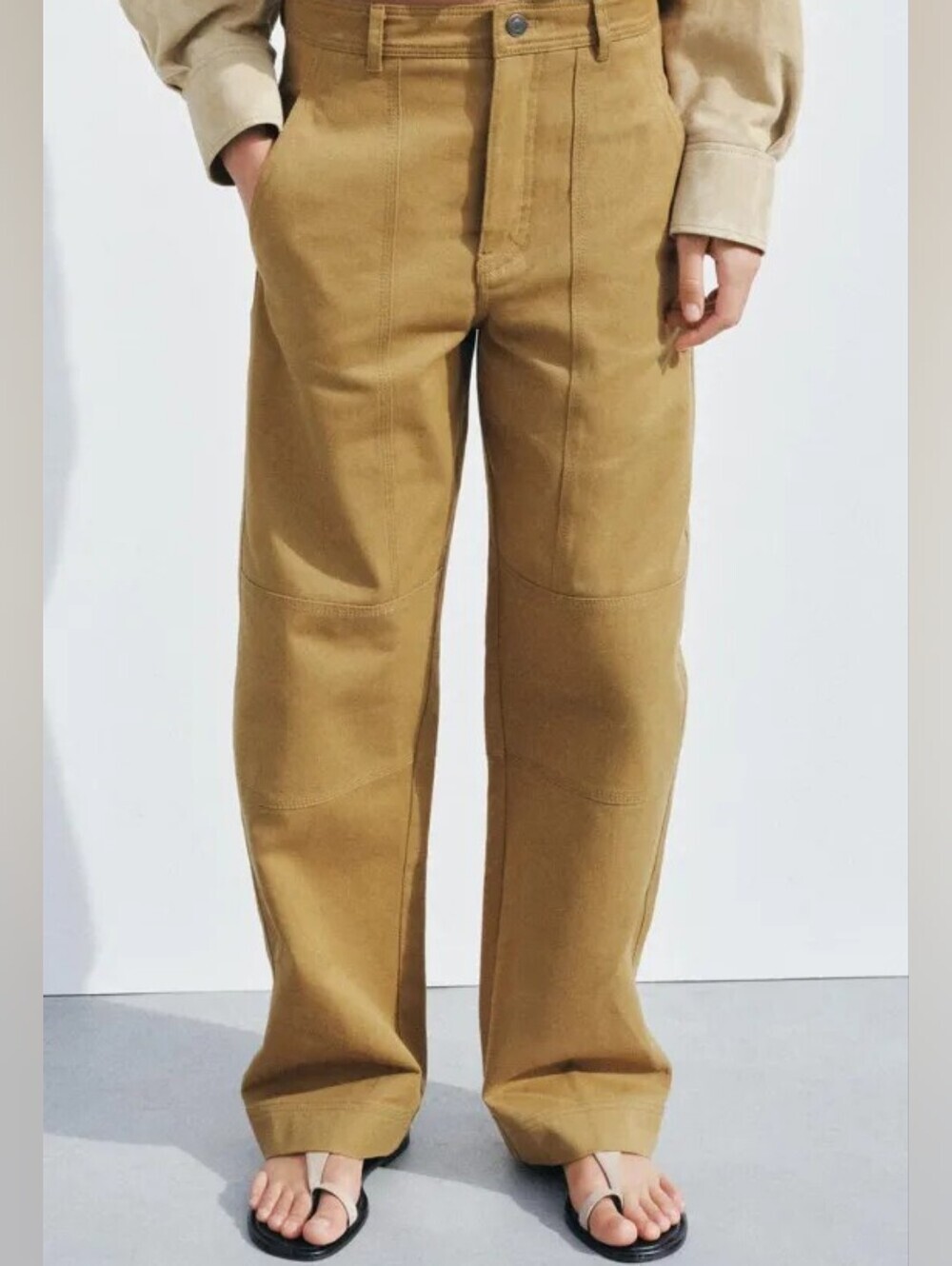 Zara Straight Leg Pants in Khaki